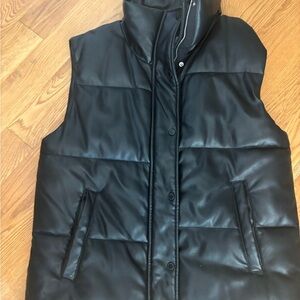 Abercrombie & Fitch Black Puffer Vest